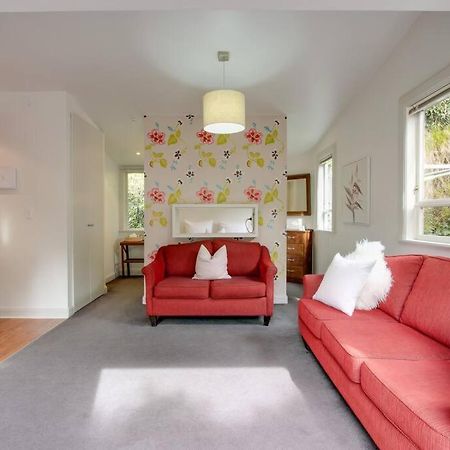 Tiny Home Big Vibes In Central Napier Exterior foto