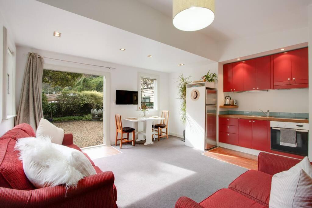 Tiny Home Big Vibes In Central Napier Exterior foto